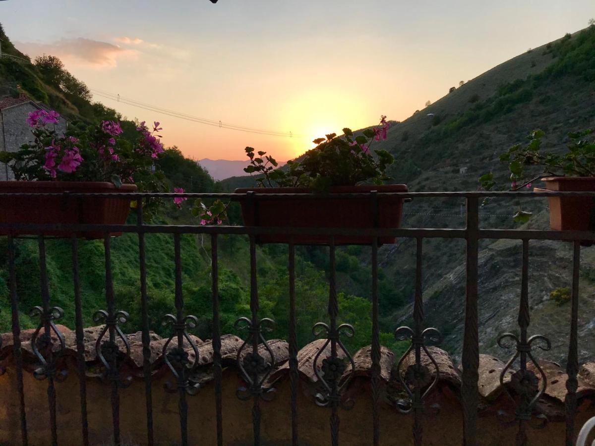 ساسو دي كاستالدا Borgo Manca Suite المظهر الخارجي الصورة