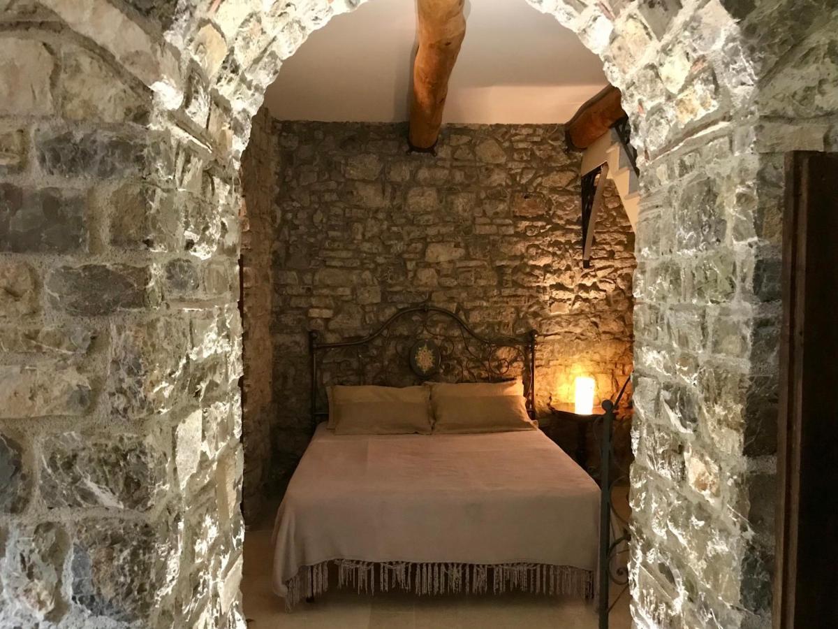 ساسو دي كاستالدا Borgo Manca Suite المظهر الخارجي الصورة