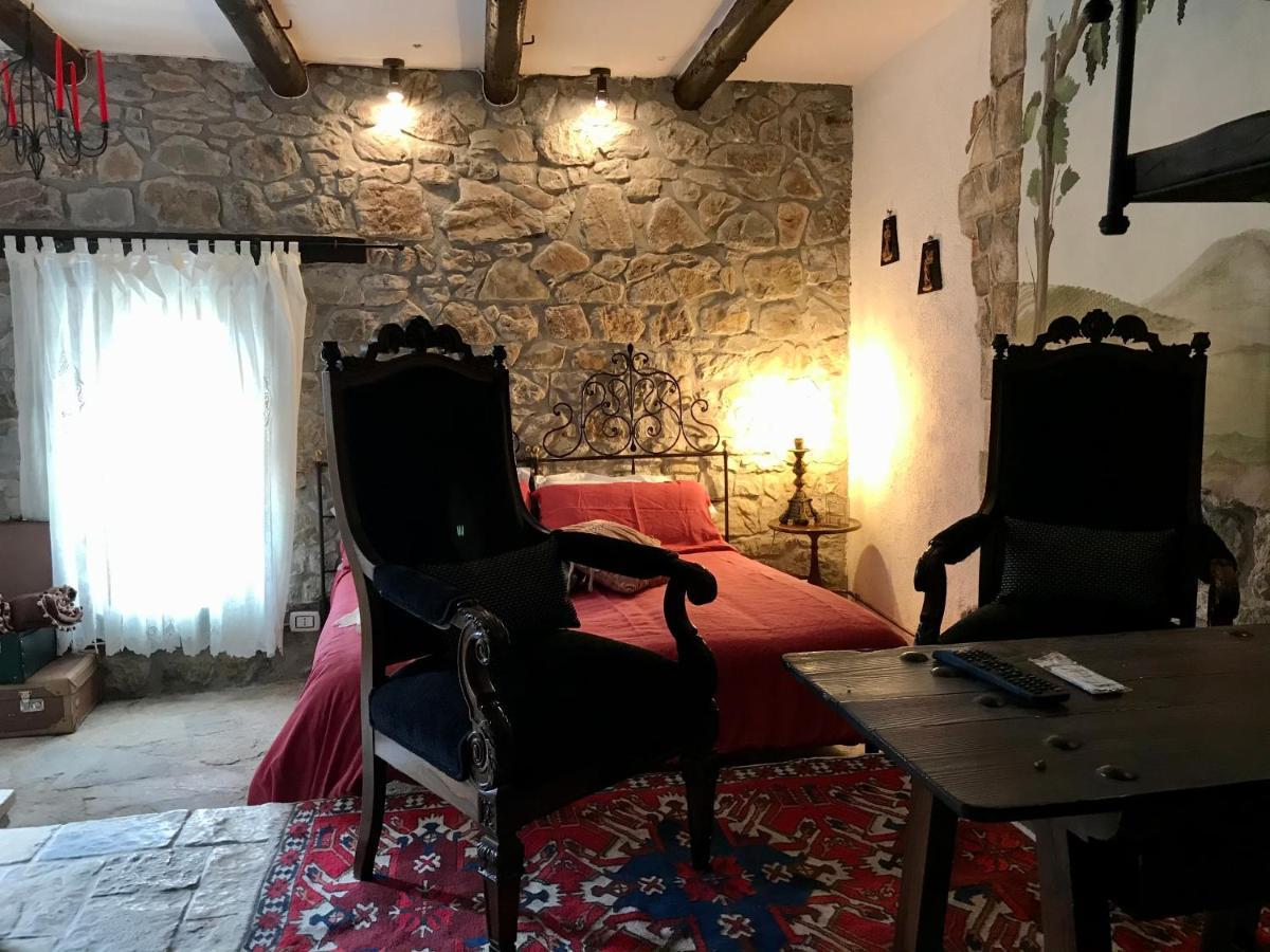 ساسو دي كاستالدا Borgo Manca Suite المظهر الخارجي الصورة