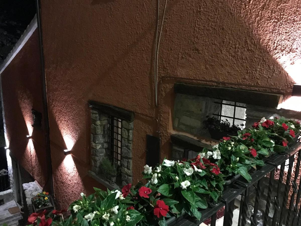 ساسو دي كاستالدا Borgo Manca Suite المظهر الخارجي الصورة