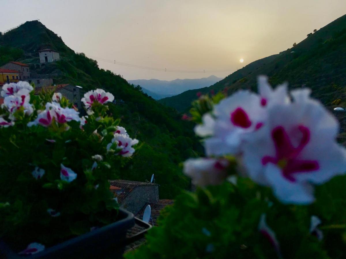 ساسو دي كاستالدا Borgo Manca Suite المظهر الخارجي الصورة