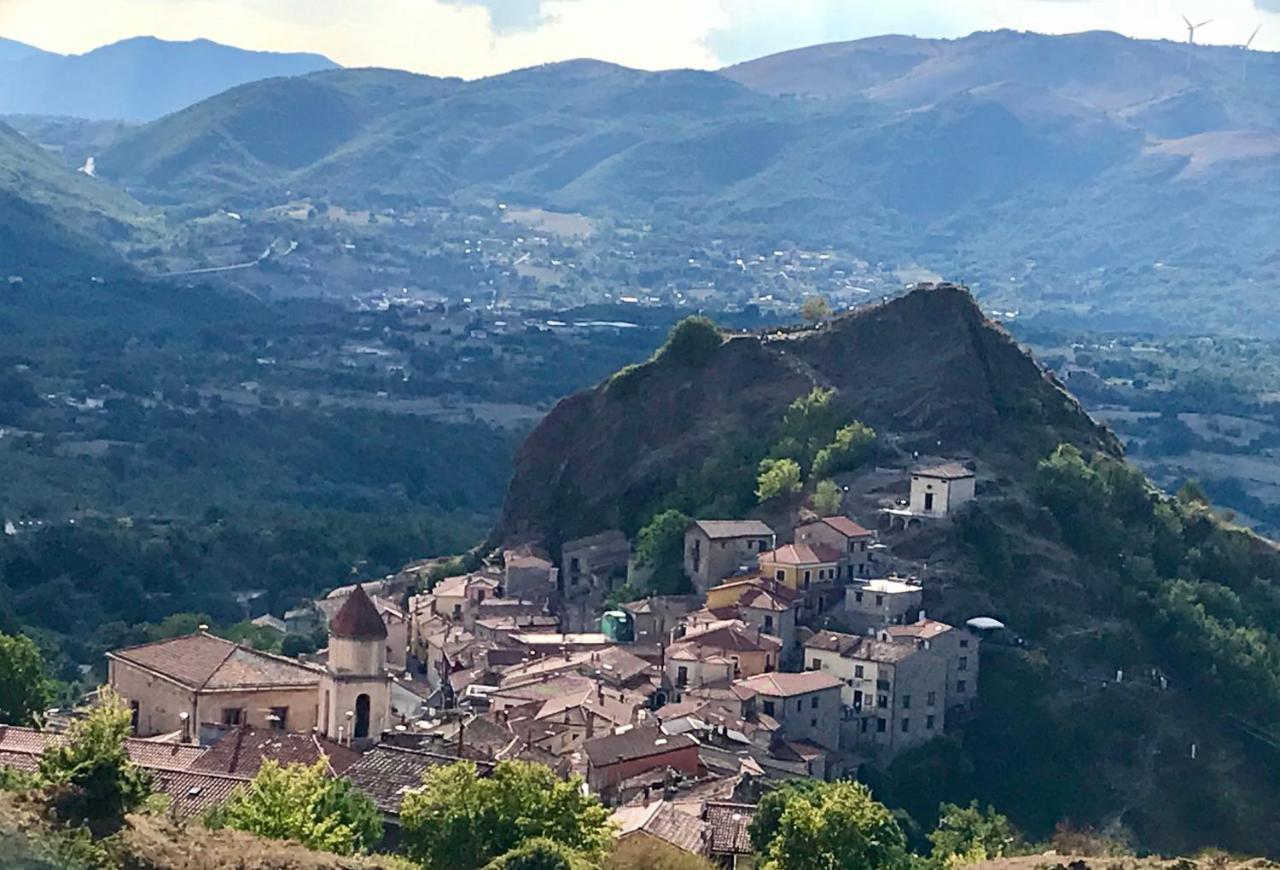 ساسو دي كاستالدا Borgo Manca Suite المظهر الخارجي الصورة