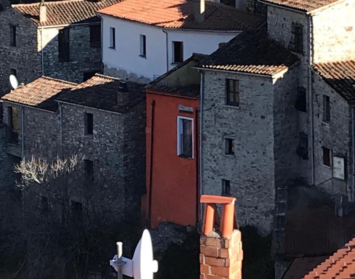 ساسو دي كاستالدا Borgo Manca Suite المظهر الخارجي الصورة