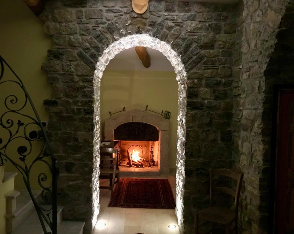 ساسو دي كاستالدا Borgo Manca Suite المظهر الخارجي الصورة